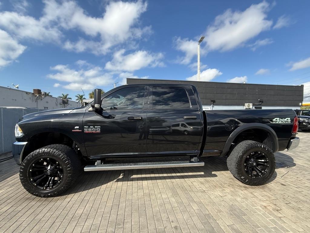 RAM 2500 Tradesman 4x4 Crew Cab 6'4" Box 2017