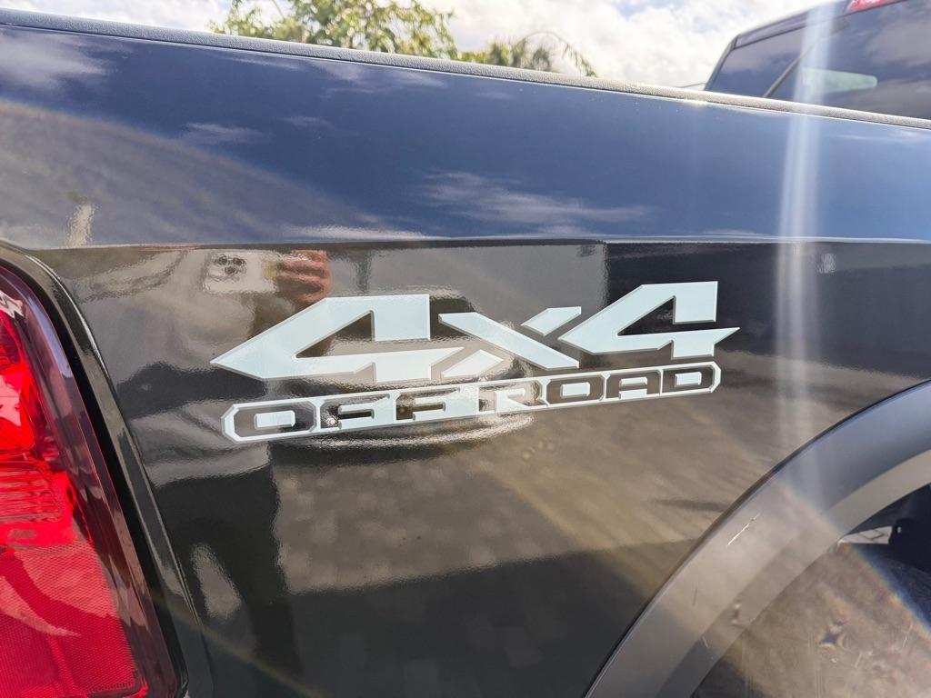 RAM 2500 Tradesman 4x4 Crew Cab 6'4" Box 2017