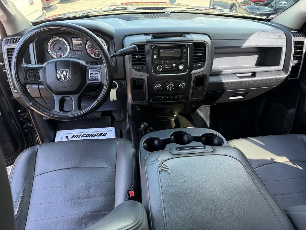 RAM 2500 Tradesman 4x4 Crew Cab 6'4" Box 2017