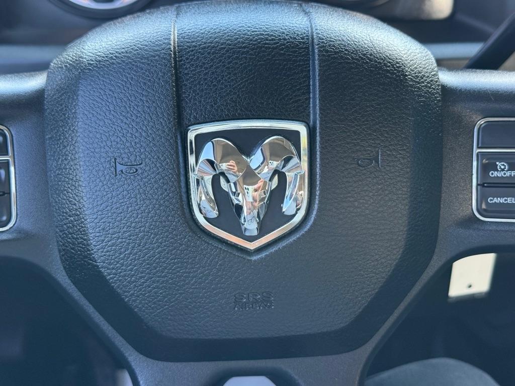 RAM 2500 Tradesman 4x4 Crew Cab 6'4" Box 2017