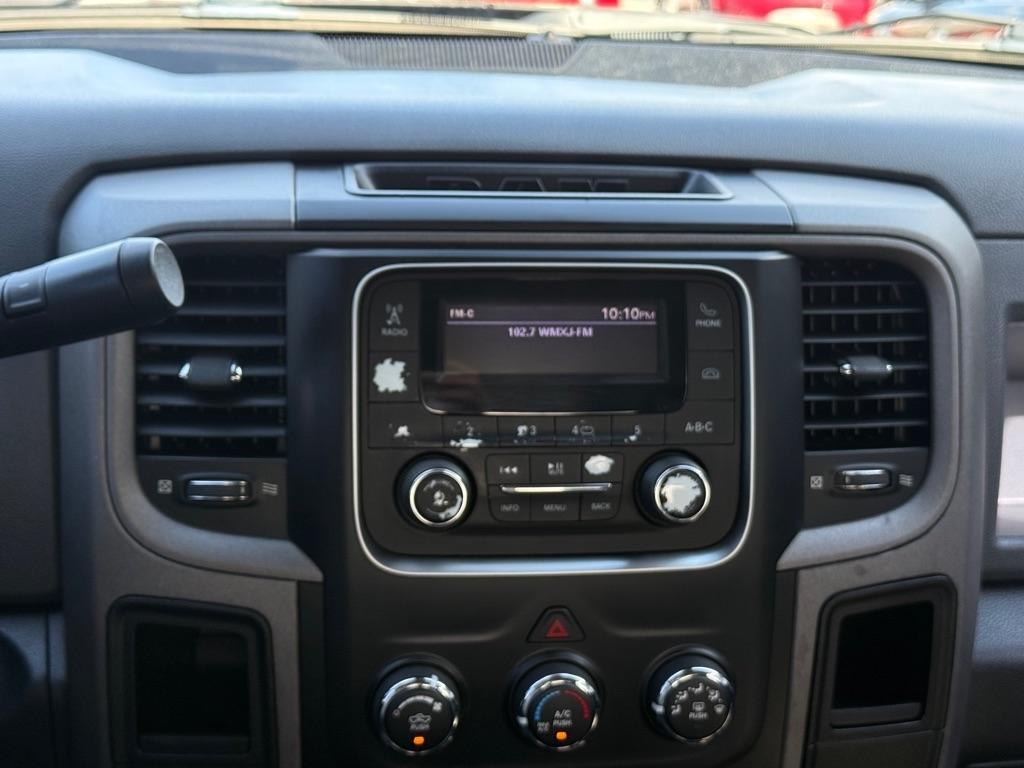 RAM 2500 Tradesman 4x4 Crew Cab 6'4" Box 2017