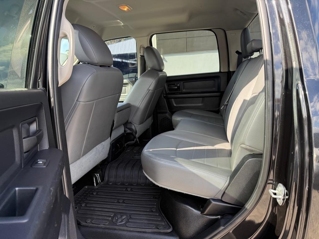 RAM 2500 Tradesman 4x4 Crew Cab 6'4" Box 2017