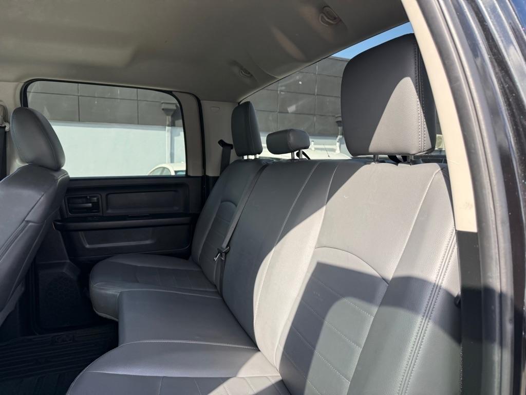 RAM 2500 Tradesman 4x4 Crew Cab 6'4" Box 2017