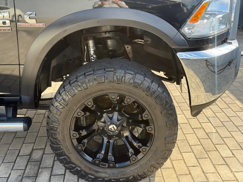 RAM 2500 Tradesman 4x4 Crew Cab 6'4" Box 2017