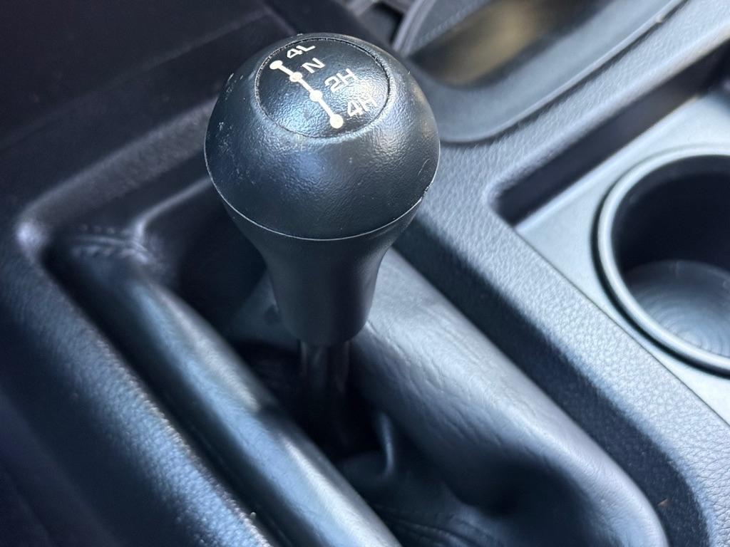 RAM 2500 Tradesman 4x4 Crew Cab 6'4" Box 2017