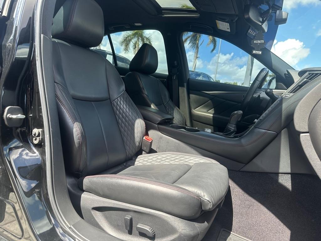 Infiniti Q50 Red Sport 400 AWD 2021