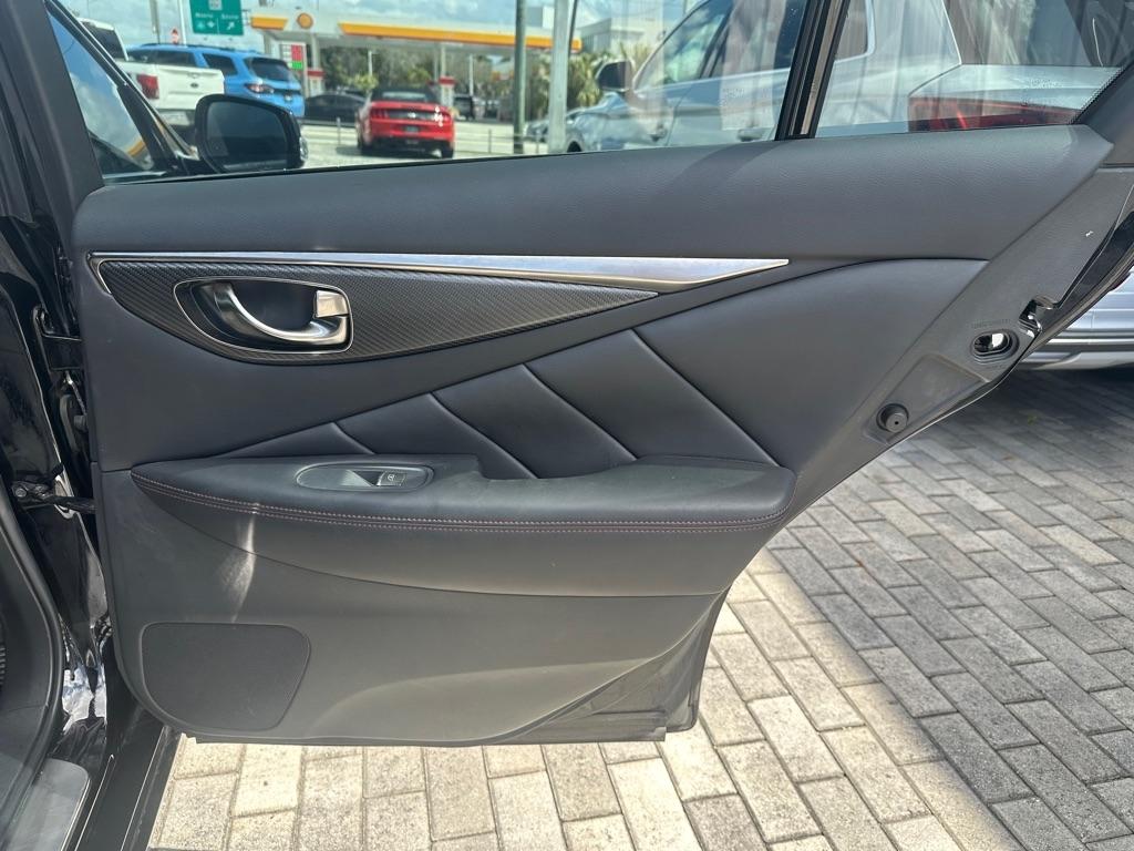 Infiniti Q50 Red Sport 400 AWD 2021