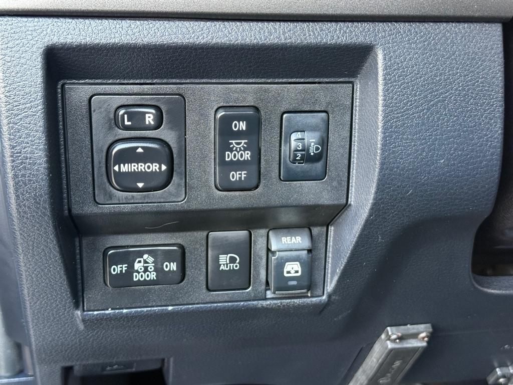 Toyota Tundra 4WD 1794 Edition CrewMax 5.5' Bed 5.7L (Natl) 2018