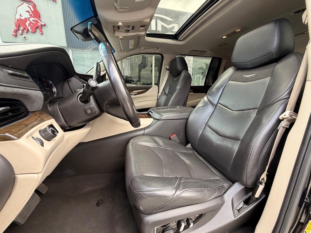 Cadillac Escalade ESV 2WD 4dr Luxury 2018