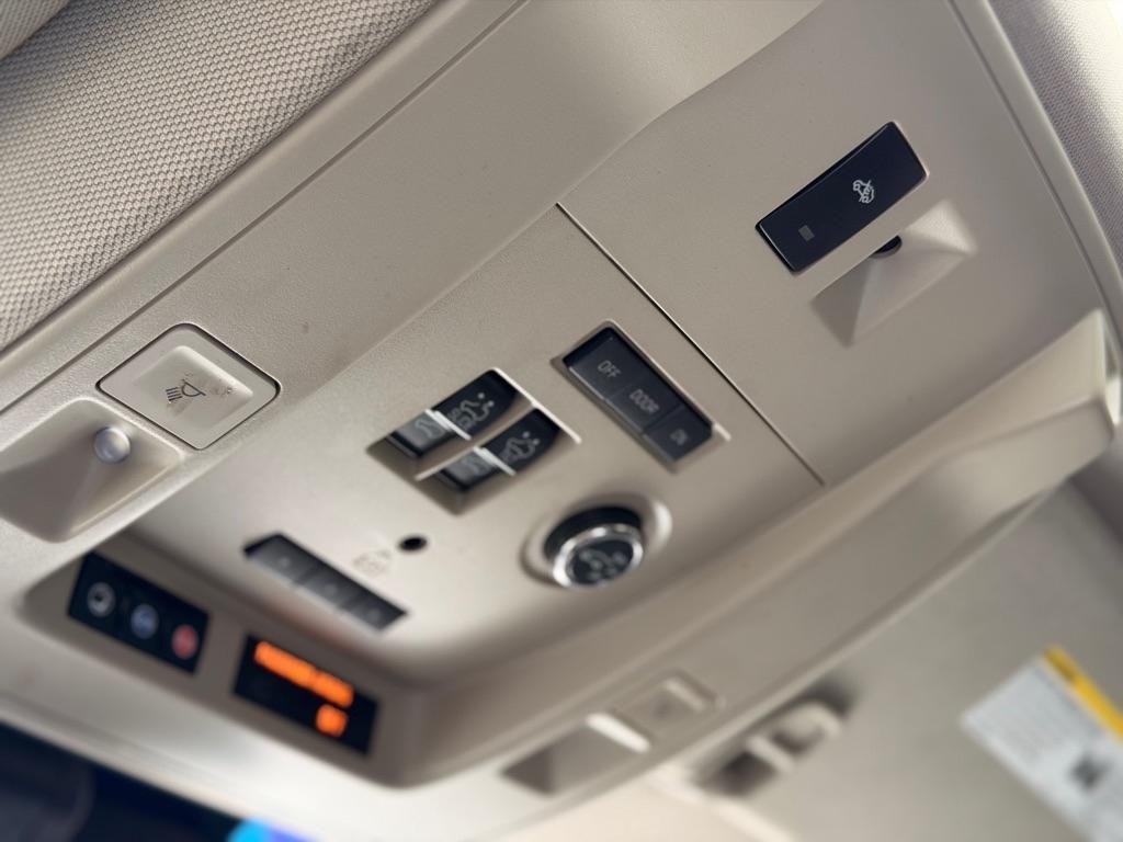 Cadillac Escalade ESV 2WD 4dr Luxury 2018