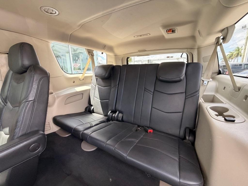 Cadillac Escalade ESV 2WD 4dr Luxury 2018