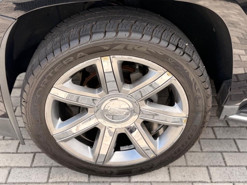 Cadillac Escalade ESV 2WD 4dr Luxury 2018