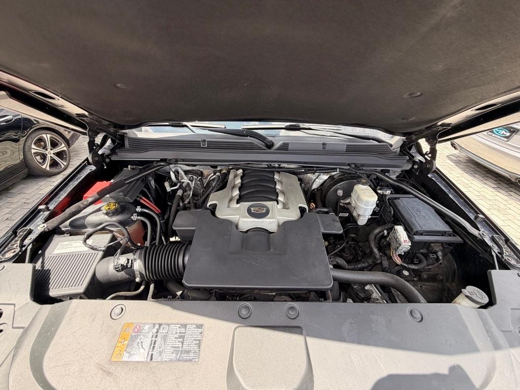 Cadillac Escalade ESV 2WD 4dr Luxury 2018