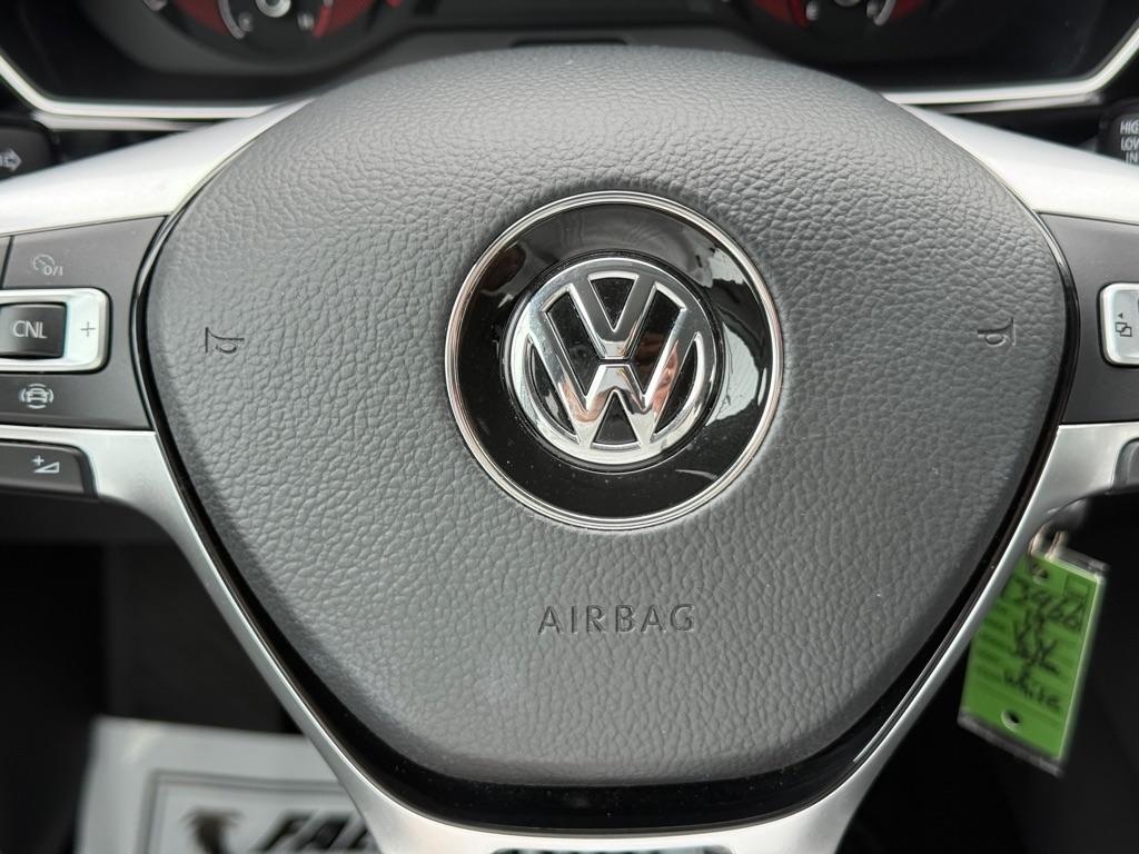 Volkswagen Jetta R-Line Auto w/SULEV 2019