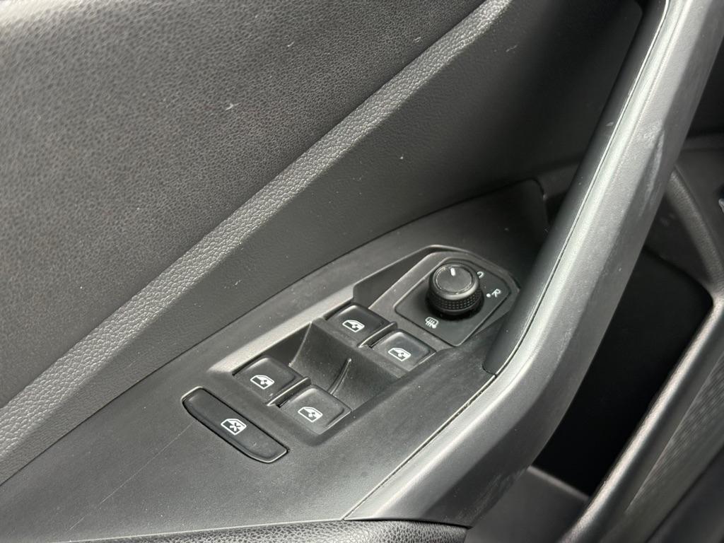 Volkswagen Jetta R-Line Auto w/SULEV 2019