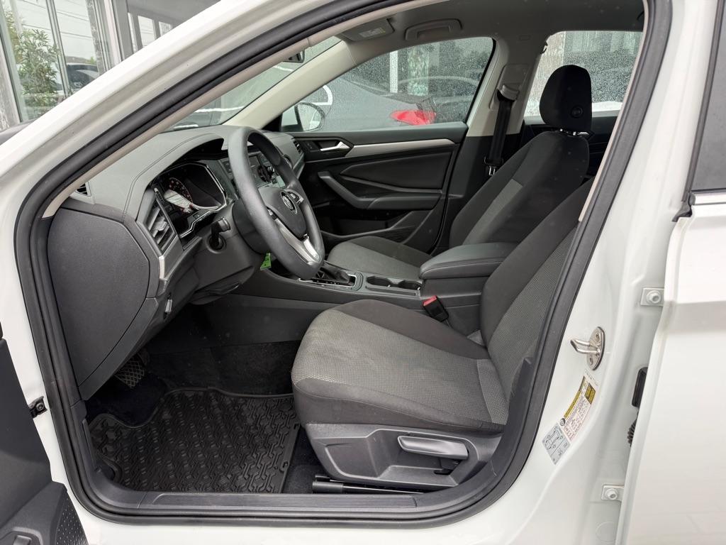 Volkswagen Jetta R-Line Auto w/SULEV 2019