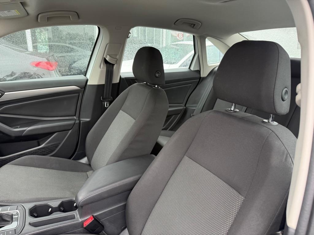 Volkswagen Jetta R-Line Auto w/SULEV 2019