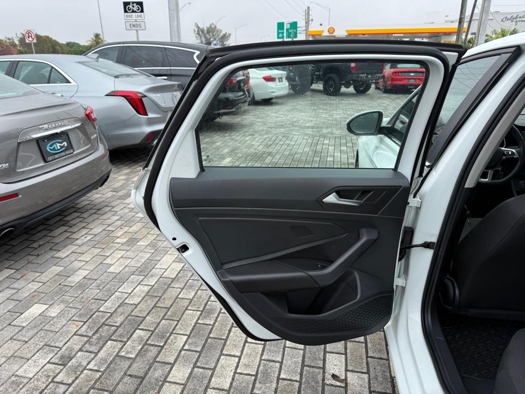 Volkswagen Jetta R-Line Auto w/SULEV 2019