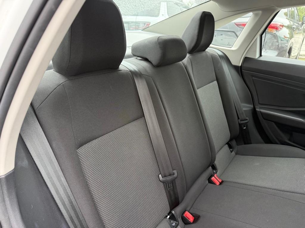 Volkswagen Jetta R-Line Auto w/SULEV 2019