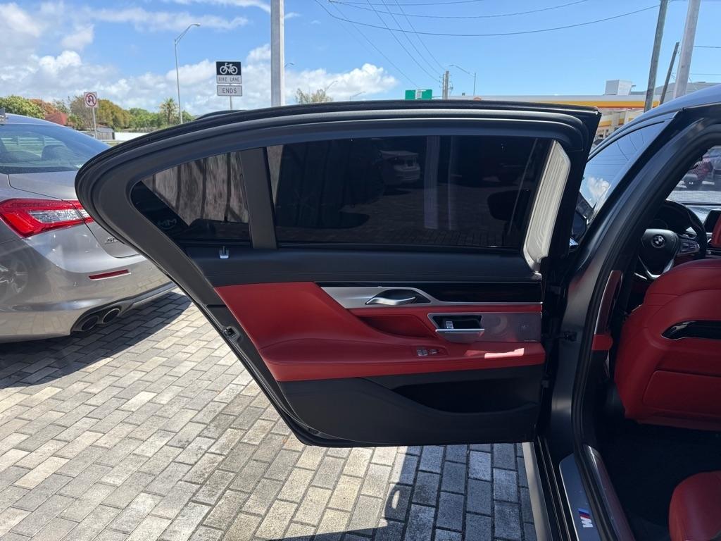 BMW 7 Series 750i Sedan 2017