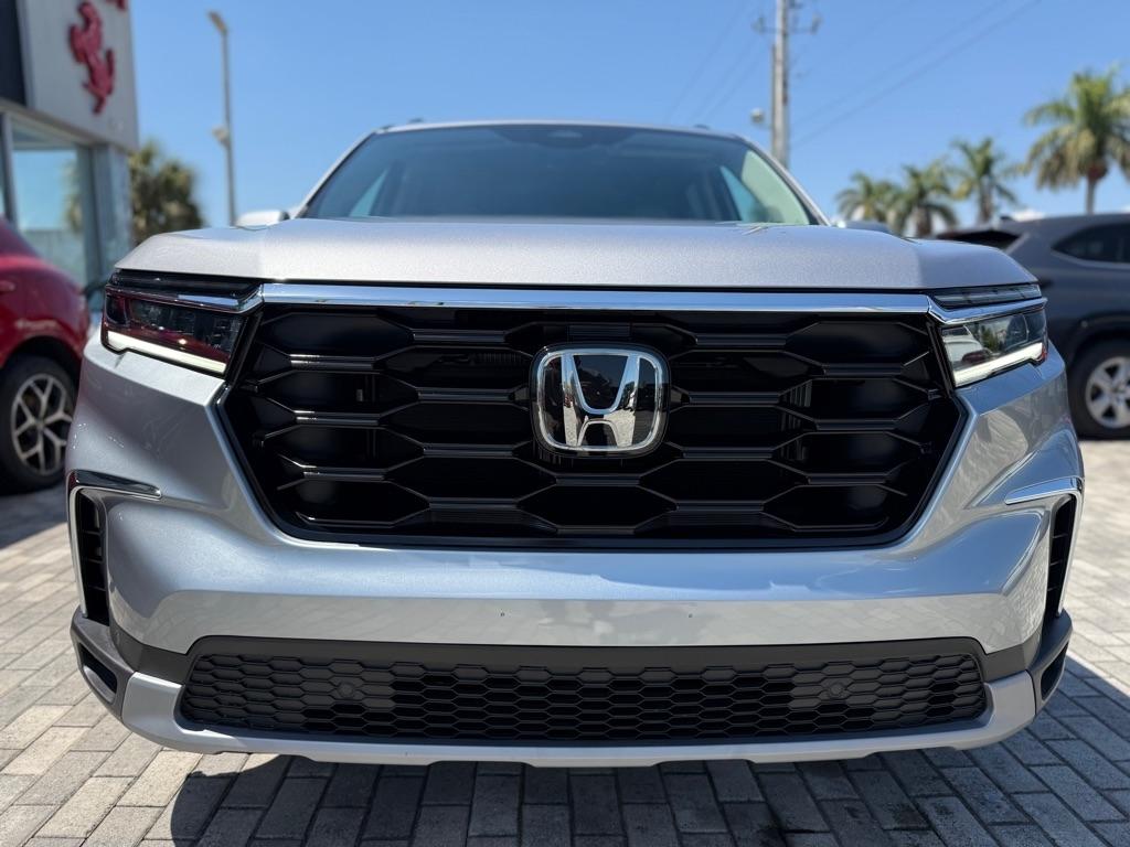 Honda Pilot Touring AWD 2025