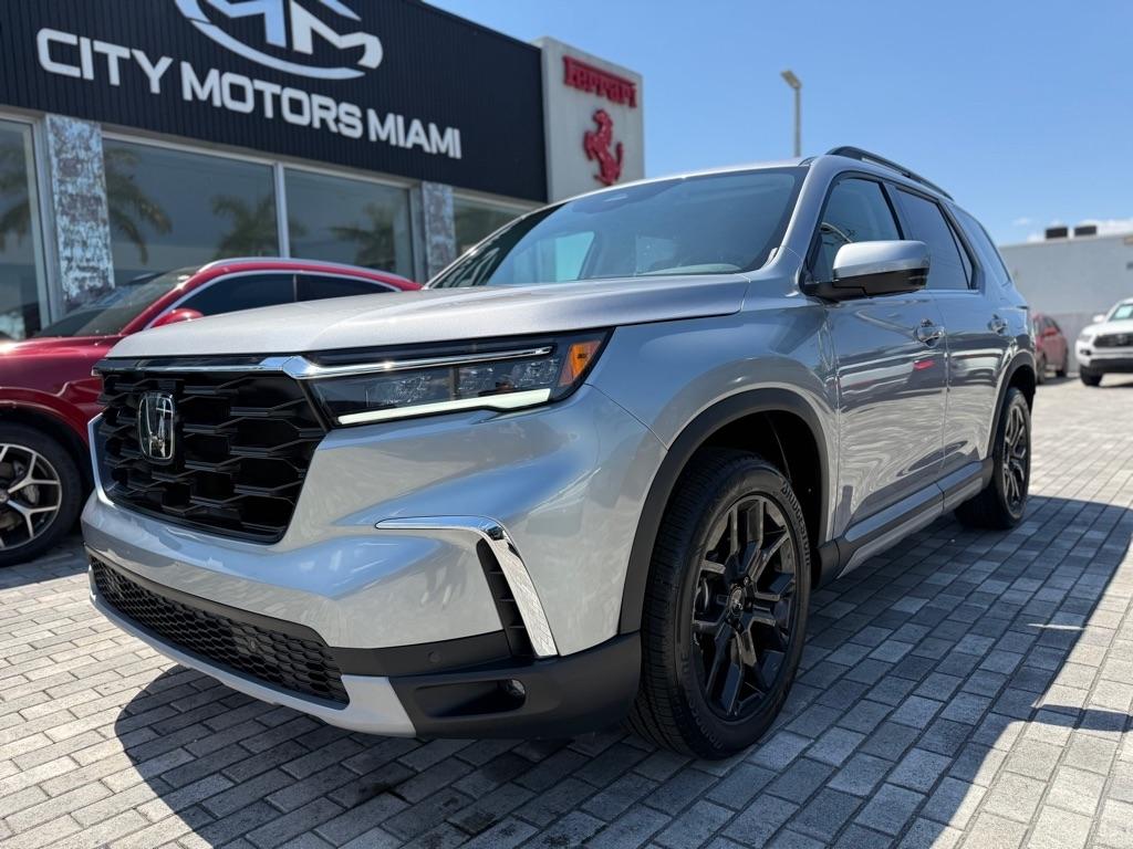 Honda Pilot Touring AWD 2025