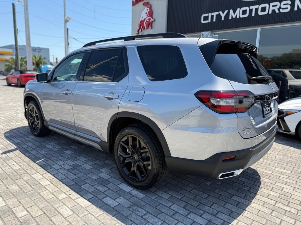 Honda Pilot Touring AWD 2025