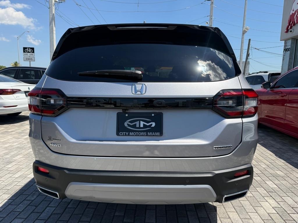 Honda Pilot Touring AWD 2025