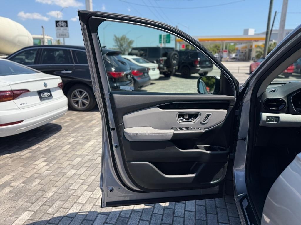 Honda Pilot Touring AWD 2025