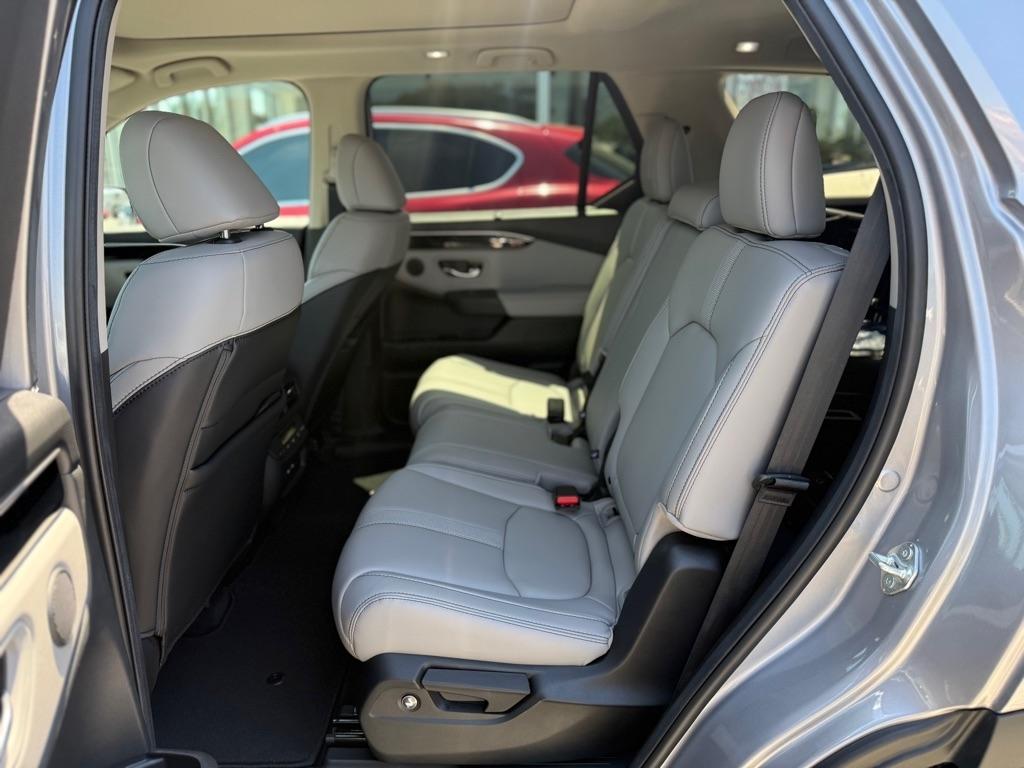 Honda Pilot Touring AWD 2025