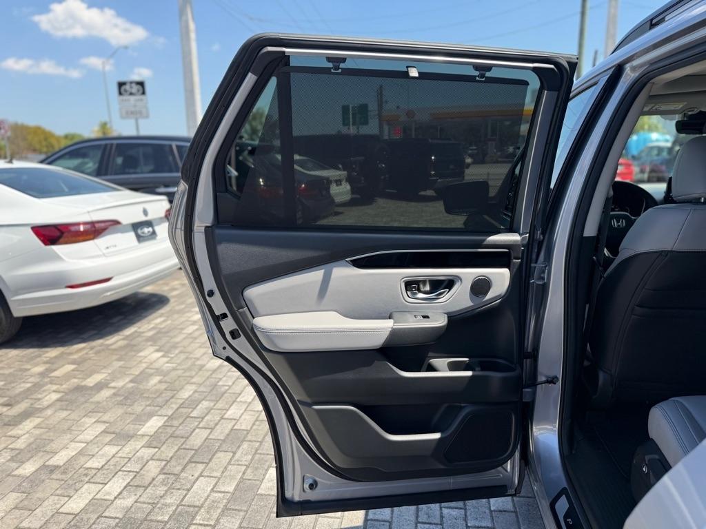 Honda Pilot Touring AWD 2025