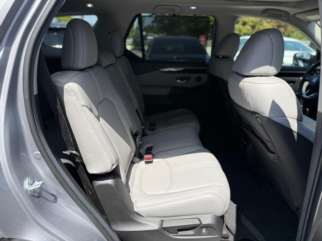 Honda Pilot Touring AWD 2025