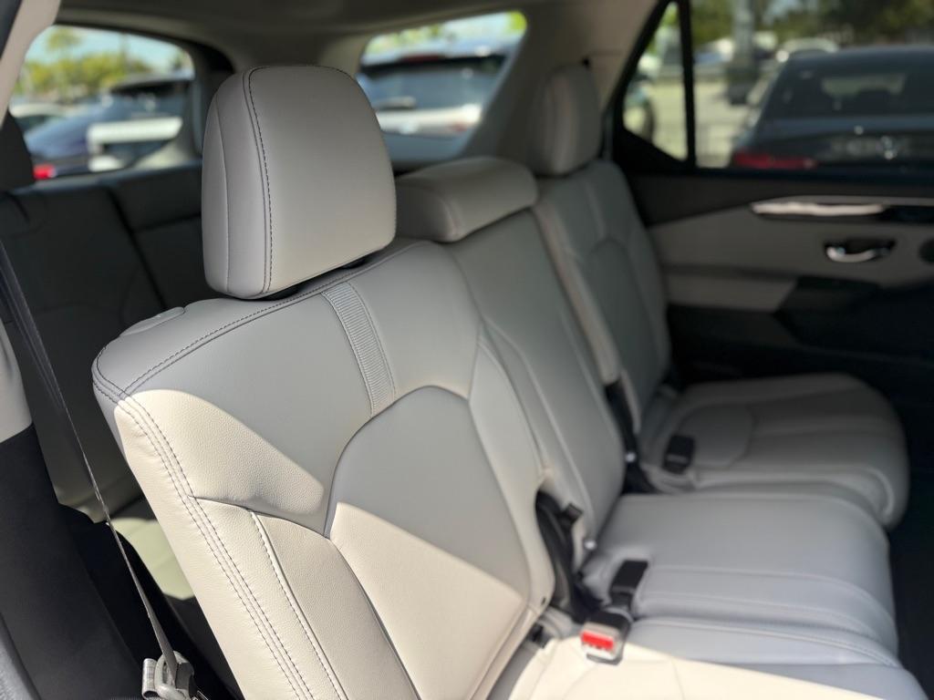 Honda Pilot Touring AWD 2025