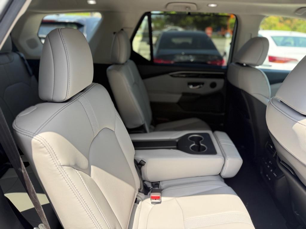 Honda Pilot Touring AWD 2025