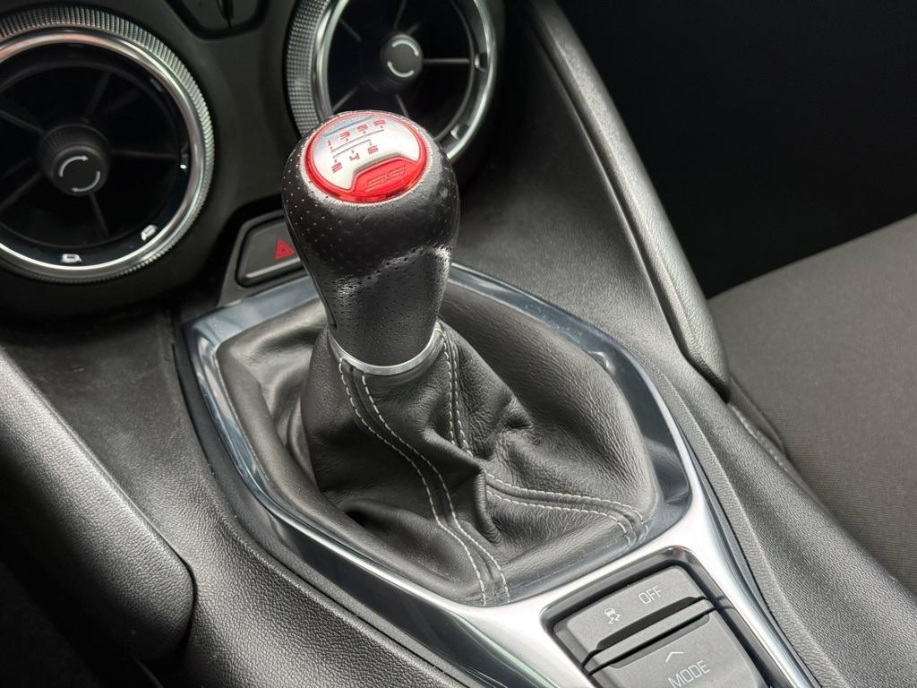 Chevrolet Camaro 2dr Cpe 1SS 2021