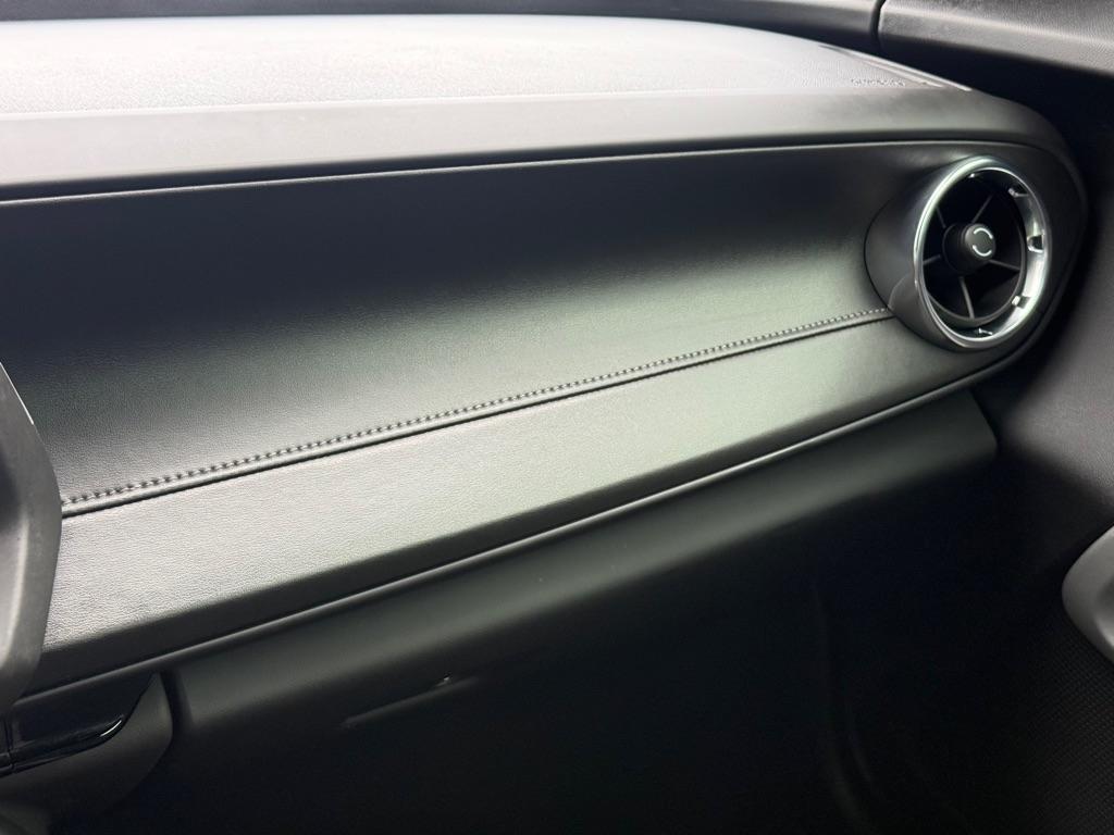 Chevrolet Camaro 2dr Cpe 1SS 2021