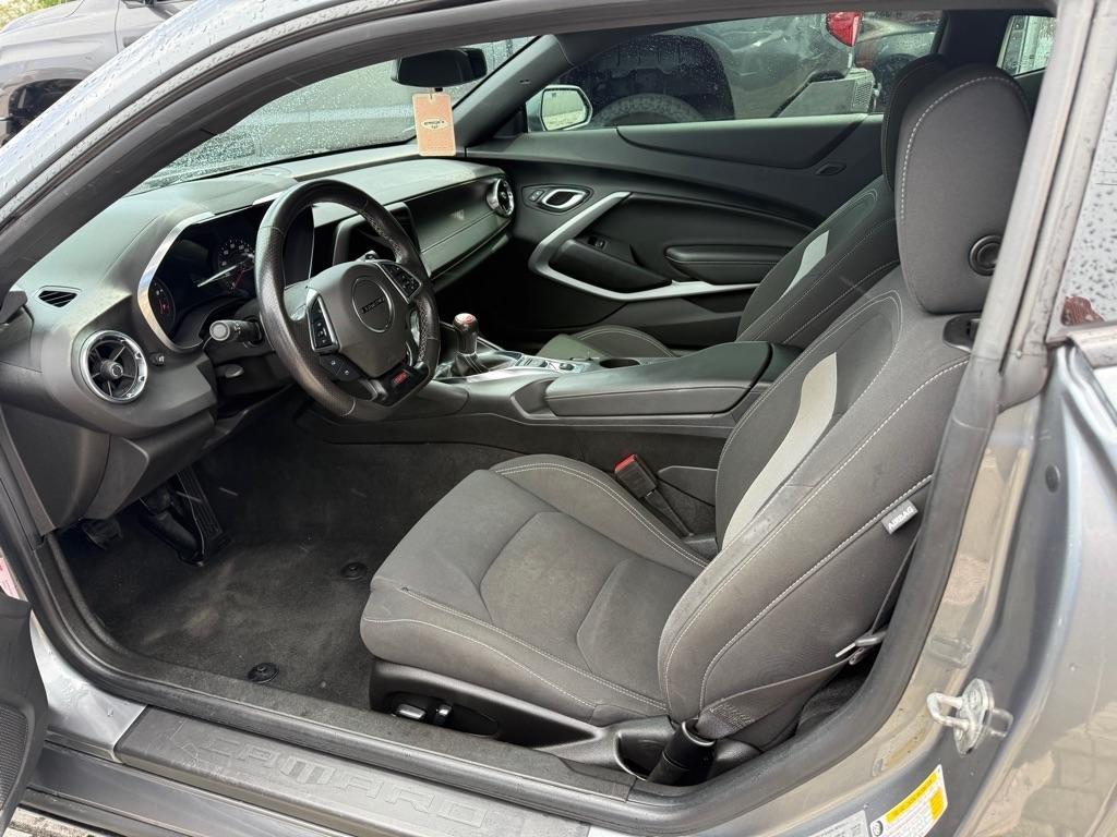 Chevrolet Camaro 2dr Cpe 1SS 2021