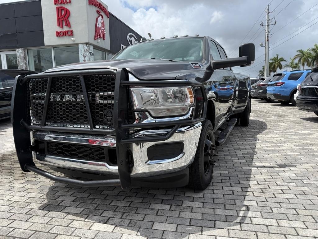 RAM 3500 Tradesman 4x4 Crew Cab 8' Box 2020