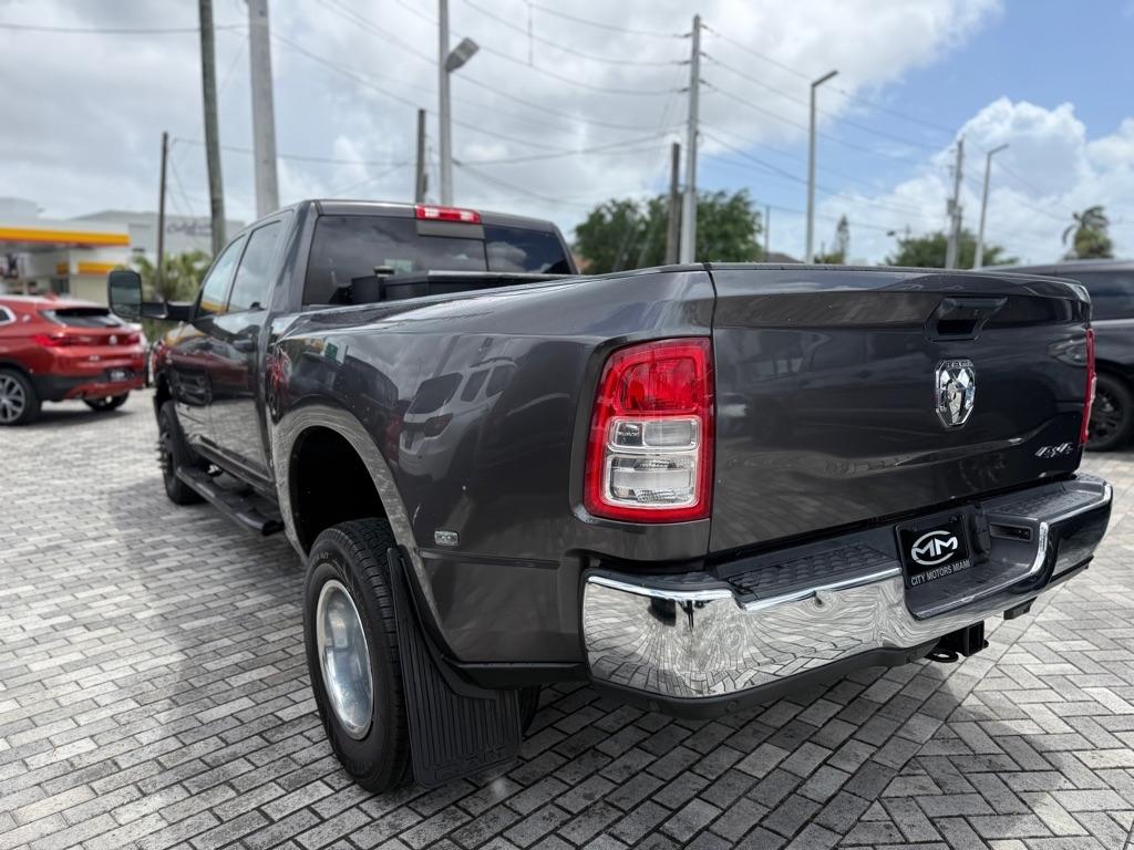 RAM 3500 Tradesman 4x4 Crew Cab 8' Box 2020