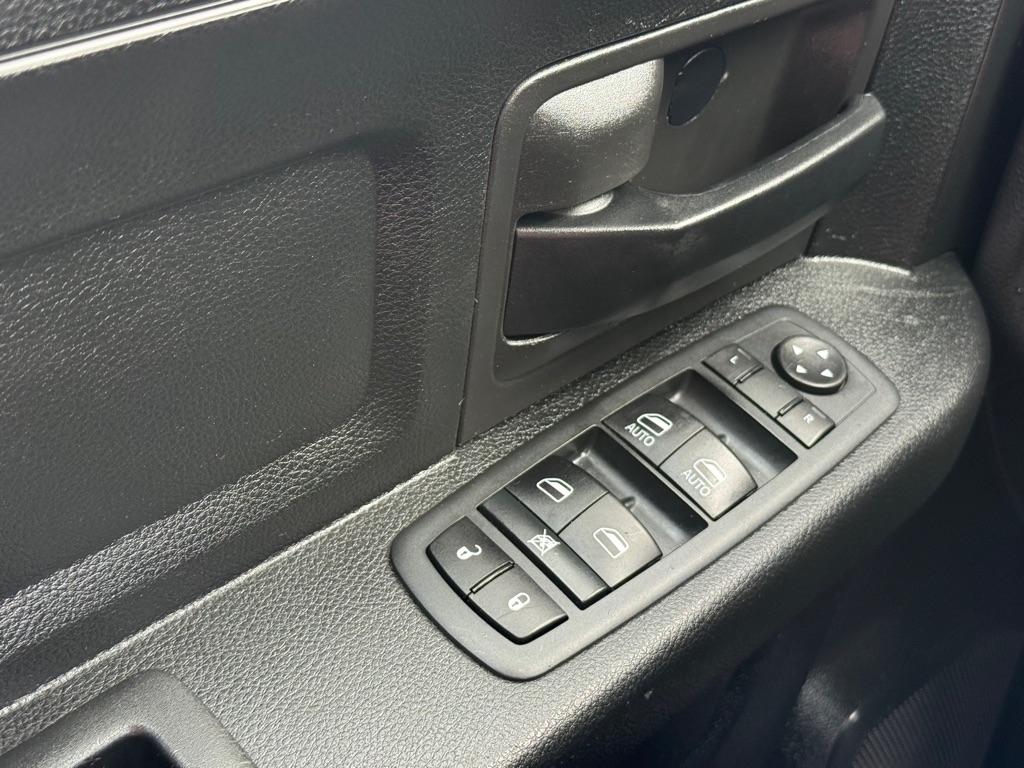 RAM 3500 Tradesman 4x4 Crew Cab 8' Box 2020