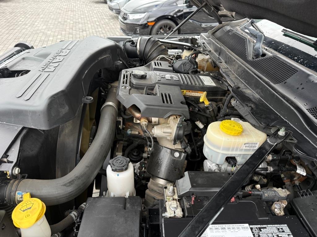 RAM 3500 Tradesman 4x4 Crew Cab 8' Box 2020