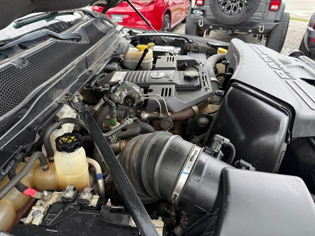 RAM 3500 Tradesman 4x4 Crew Cab 8' Box 2020