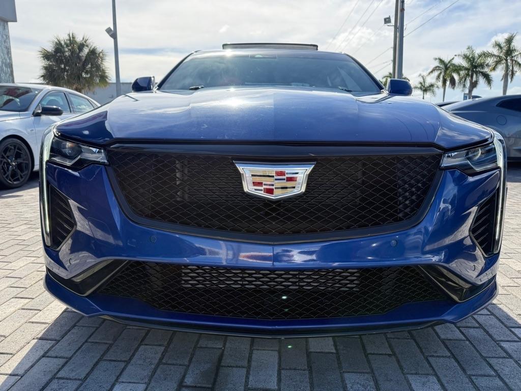 Cadillac CT4 4dr Sdn V-Series 2021