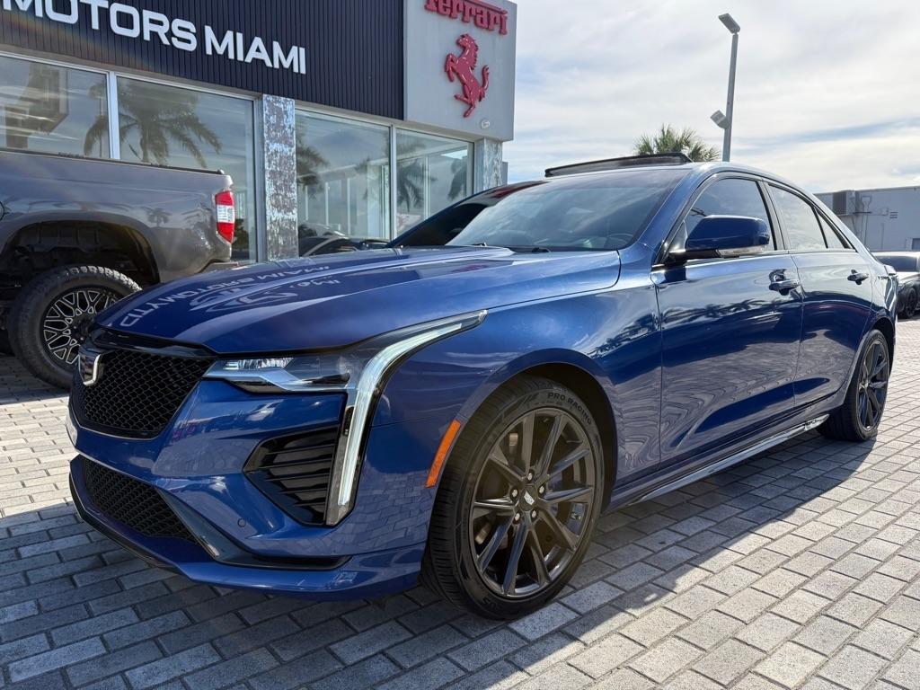 Cadillac CT4 4dr Sdn V-Series 2021