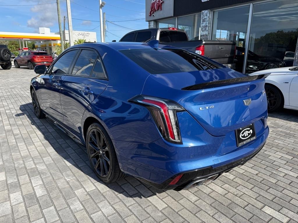 Cadillac CT4 4dr Sdn V-Series 2021