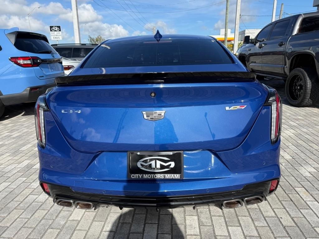 Cadillac CT4 4dr Sdn V-Series 2021