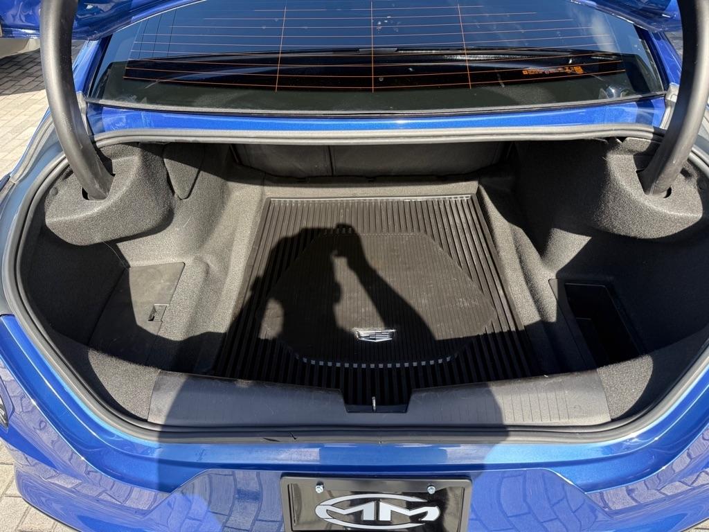 Cadillac CT4 4dr Sdn V-Series 2021