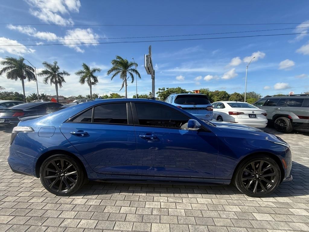 Cadillac CT4 4dr Sdn V-Series 2021