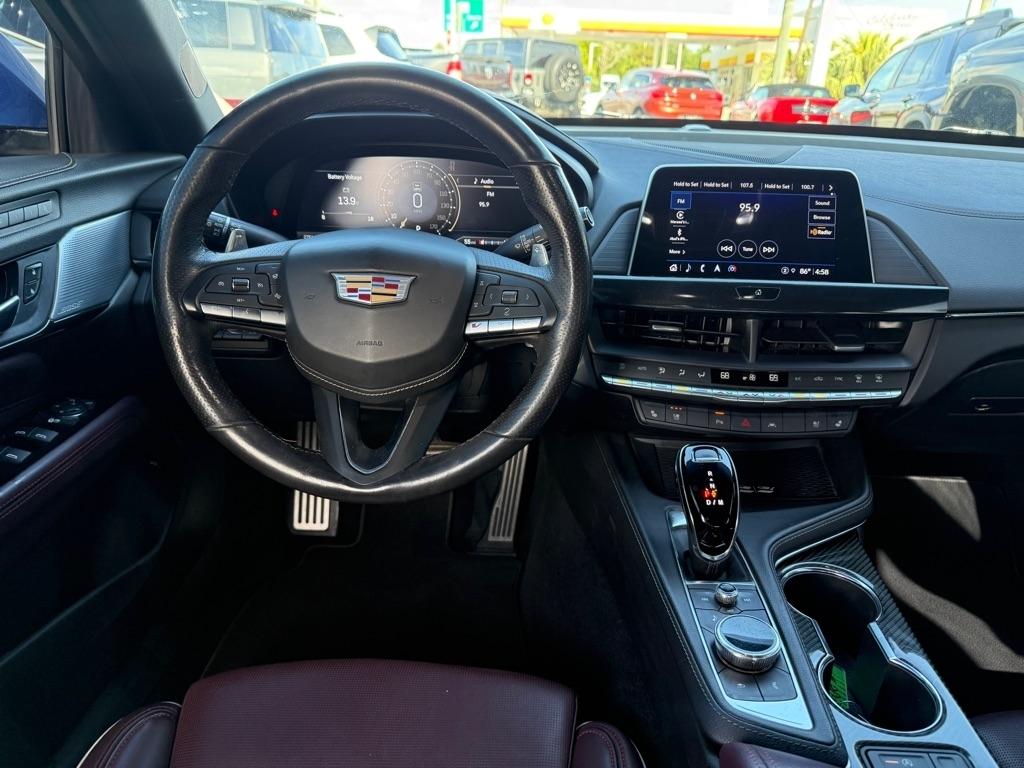 Cadillac CT4 4dr Sdn V-Series 2021