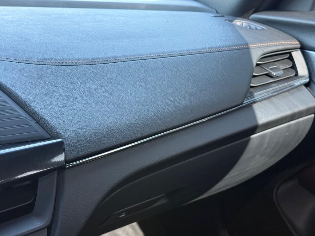 Cadillac CT4 4dr Sdn V-Series 2021